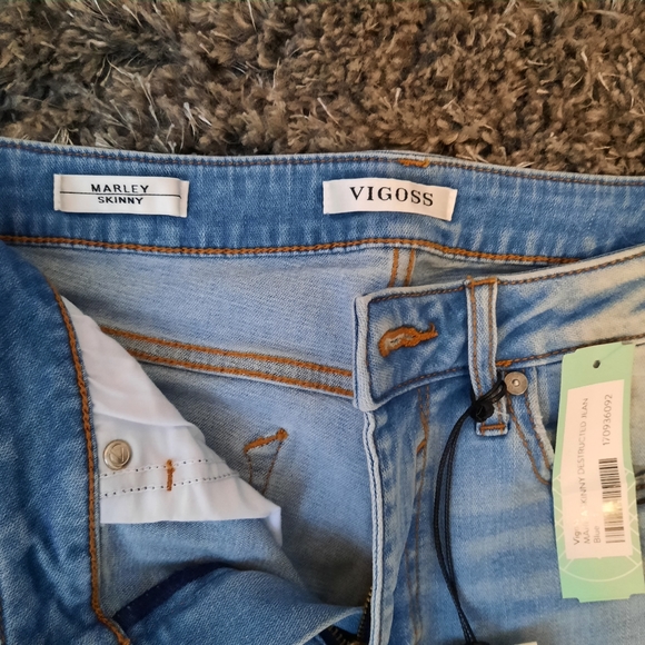 Jeans - Picture 3 of 4